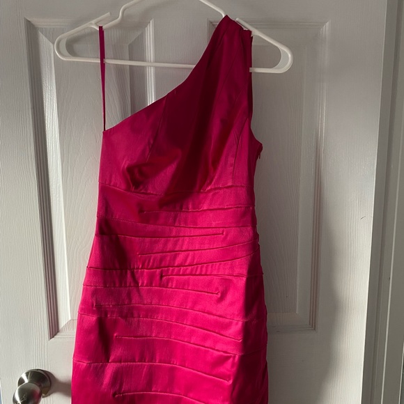 One shoulder dress - Picture 1 of 3